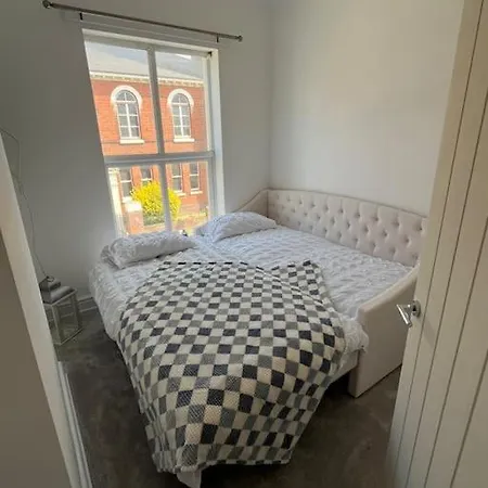 Central Two-Three Bedroom Beach Town Maisonette Southsea Exterior foto