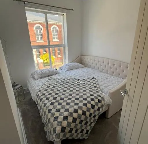 Central Two-Three Bedroom Beach Town Maisonette